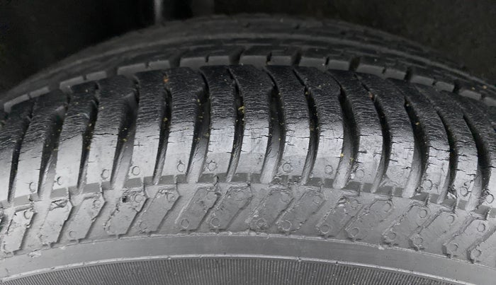 2015 Ford Ecosport AMBIENTE 1.5L PETROL, Petrol, Manual, 46,881 km, Right Rear Tyre Tread