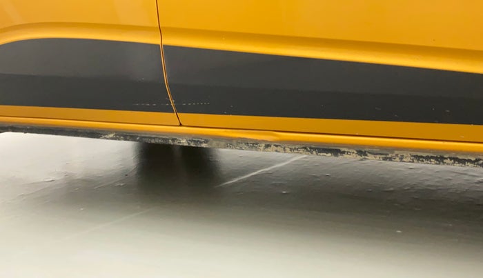 2019 Renault TRIBER RXL MT, Petrol, Manual, 49,829 km, Right running board - Slightly dented