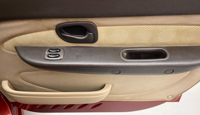 2013 Hyundai Santro Xing GL PLUS, Petrol, Manual, 6,111 km, Driver Side Door Panels Control