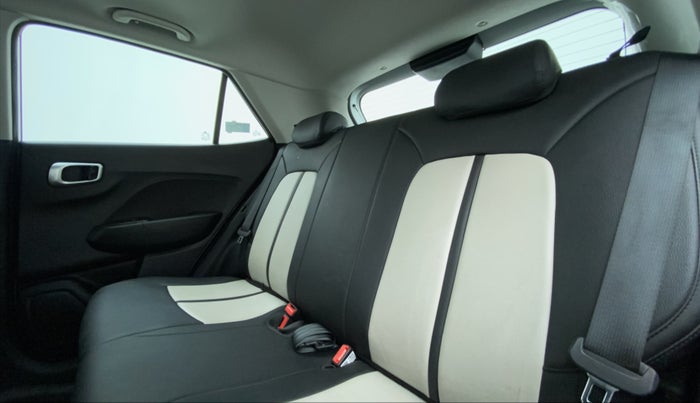 2021 Hyundai VENUE SX PLUS 1.0 TURBO DCT, Petrol, Automatic, 49,347 km, Right Side Rear Door Cabin