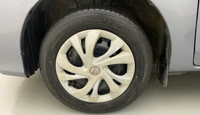 2017 Toyota Etios Liva V, Petrol, Manual, 50,456 km, Left Front Wheel