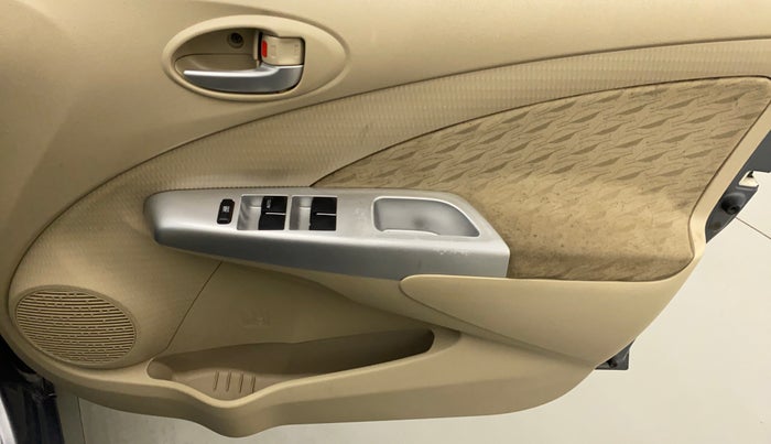 2017 Toyota Etios Liva V, Petrol, Manual, 50,456 km, Driver Side Door Panels Control