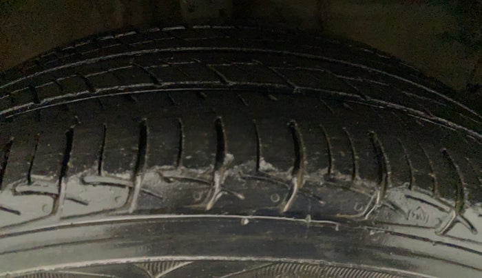 2017 Toyota Etios Liva V, Petrol, Manual, 50,456 km, Left Rear Tyre Tread