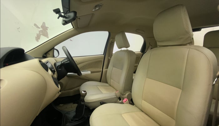 2017 Toyota Etios Liva V, Petrol, Manual, 50,456 km, Right Side Front Door Cabin