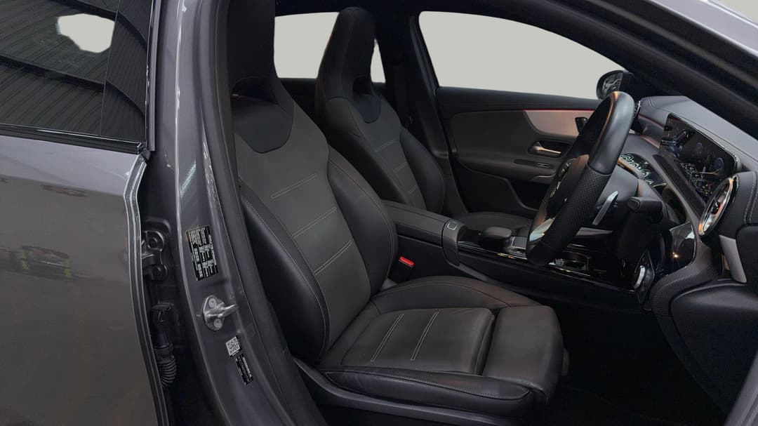 2021 Mercedes-benz A250 4matic, Automatic, 35766 km, Right Side Front Door Cabin View