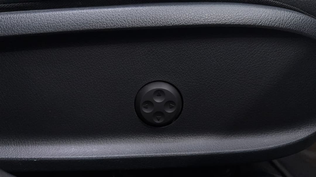 2021 Mercedes-benz A250 4matic, Automatic, 35766 km, Drivers Side Adjustment Panel