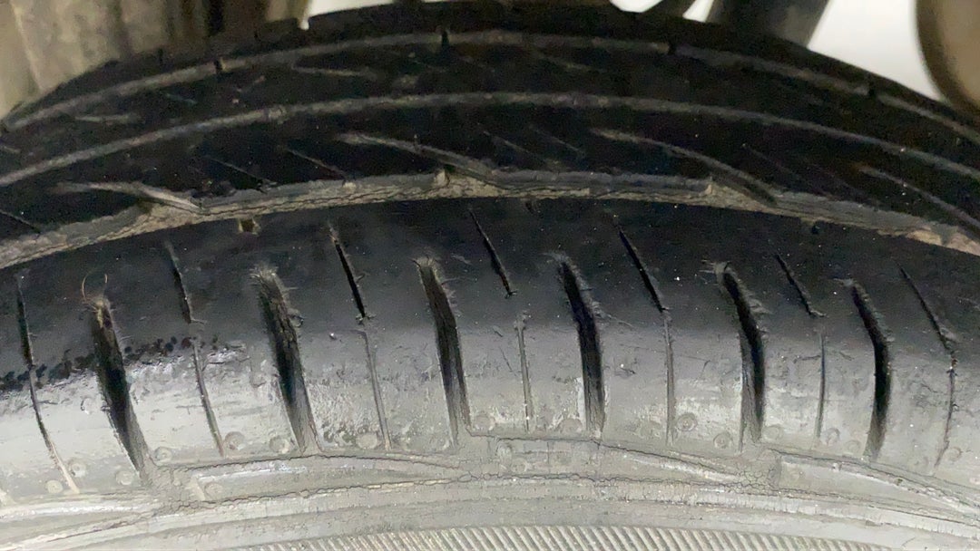 Right Rear Tyre Tread