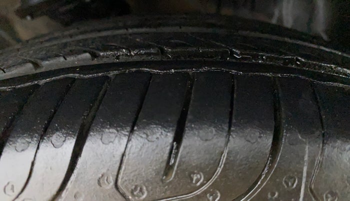 2017 Maruti IGNIS ALPHA 1.2, Petrol, Manual, 64,694 km, Right Front Tyre Tread