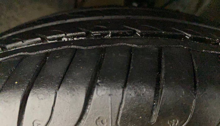 2017 Maruti IGNIS ALPHA 1.2, Petrol, Manual, 64,694 km, Left Front Tyre Tread