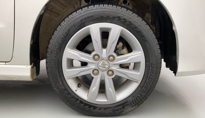 2013 Maruti Wagon R Stingray VXI, Petrol, Manual, 44,439 km, Right Front Wheel