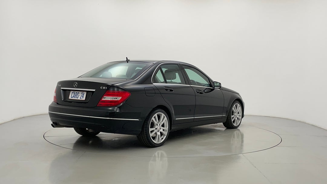 Right Back Diagonal (45- Degree) View