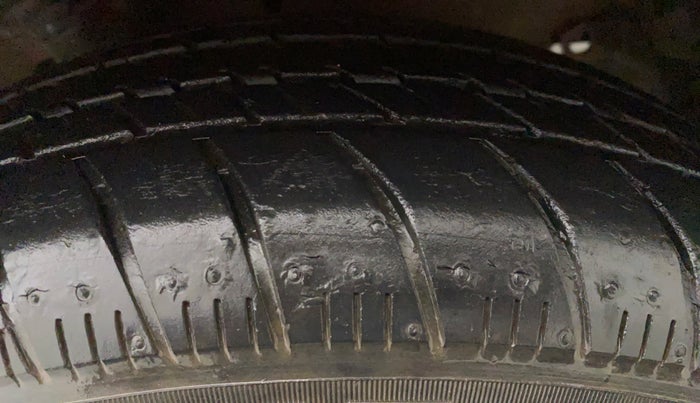 2017 Maruti Celerio VXI (O), Petrol, Manual, 29,175 km, Left Front Tyre Tread