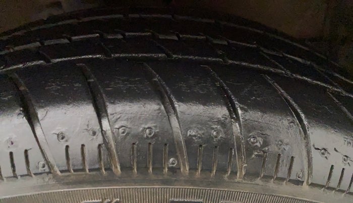 2017 Maruti Celerio VXI (O), Petrol, Manual, 29,175 km, Left Rear Tyre Tread