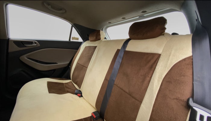 2015 Hyundai Elite i20 ASTA 1.4 CRDI, Diesel, Manual, 76,375 km, Right Side Door Cabin View