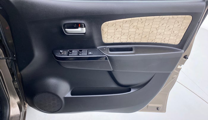 2018 Maruti Wagon R 1.0 VXI, Petrol, Manual, 31,799 km, Driver Side Door Panels Control