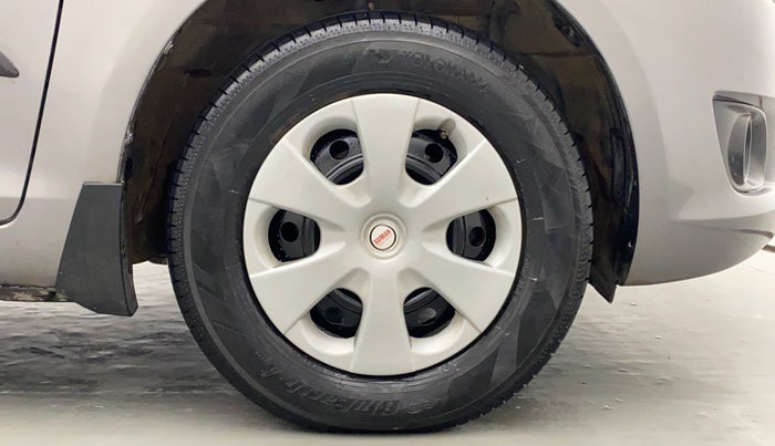 2012 Maruti Swift VXI D, Petrol, Manual, 51,845 km, Right Front Tyre