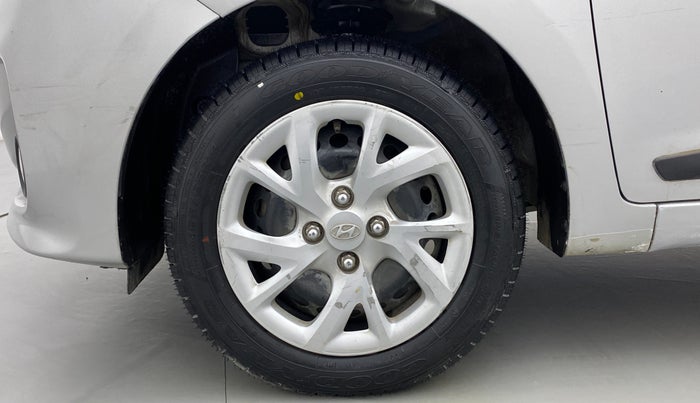 2017 Hyundai Grand i10 Sportz(O) 1.2 MT, Petrol, Manual, 39,904 km, Left Front Wheel