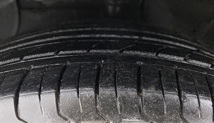 2014 Hyundai Xcent S 1.2 OPT, Petrol, Manual, 68,018 km, Left Front Tyre Tread