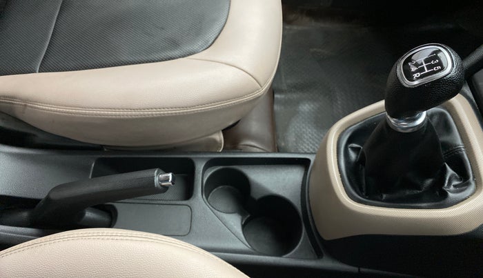 2014 Hyundai Xcent S 1.2 OPT, Petrol, Manual, 68,018 km, Gear Lever
