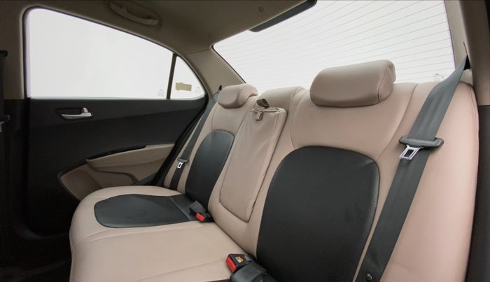 2014 Hyundai Xcent S 1.2 OPT, Petrol, Manual, 68,018 km, Right Side Rear Door Cabin