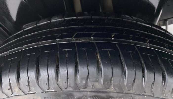 2021 Maruti Ertiga VXI SHVS, Petrol, Manual, 7,900 km, Left Rear Tyre Tread
