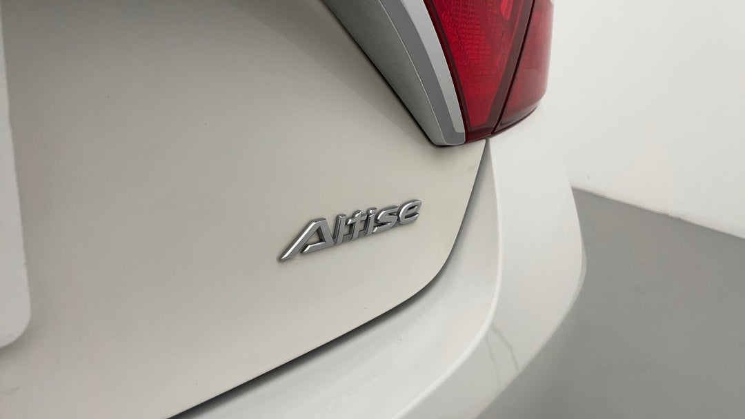 Badge (Boot Right Side)