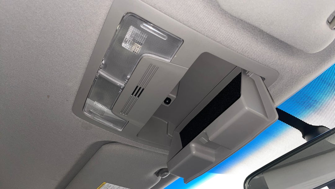 On-Roof Controls/Sunglass holder