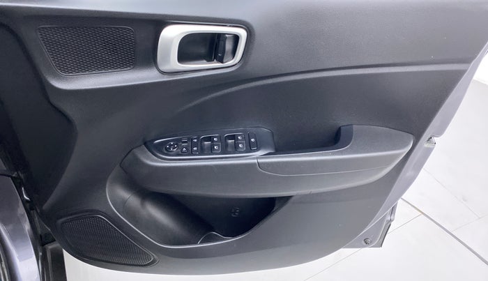 2021 Hyundai VENUE S Plus MT 1.2 Kappa, Petrol, Manual, 10,004 km, Driver Side Door Panels Control