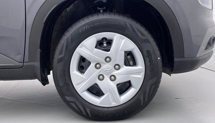 2021 Hyundai VENUE S Plus MT 1.2 Kappa, Petrol, Manual, 10,004 km, Right Front Wheel