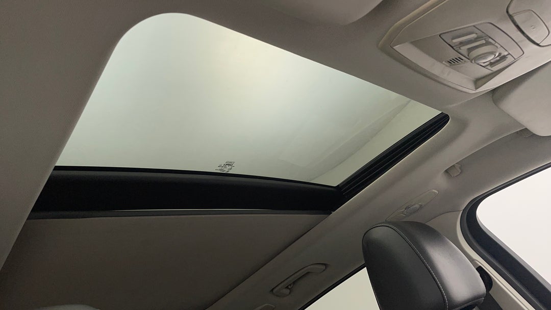 Interior Sunroof/Moonroof