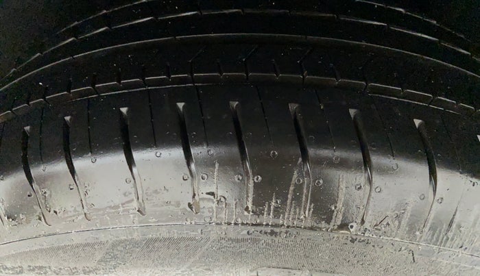 2018 Maruti Vitara Brezza VDI, Diesel, Manual, 21,565 km, Left Rear Tyre Tread