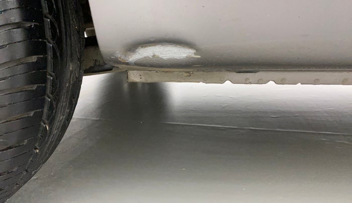 2013 Hyundai i20 MAGNA 1.4 CRDI, Diesel, Manual, 1,05,286 km, Right running board - Slightly dented