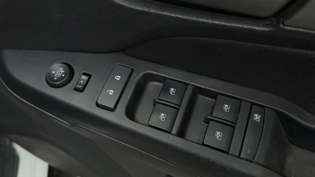 2017 Holden Colorado Ls (4x2), Automatic, 108847 km, Drivers Side Door Panel Controls