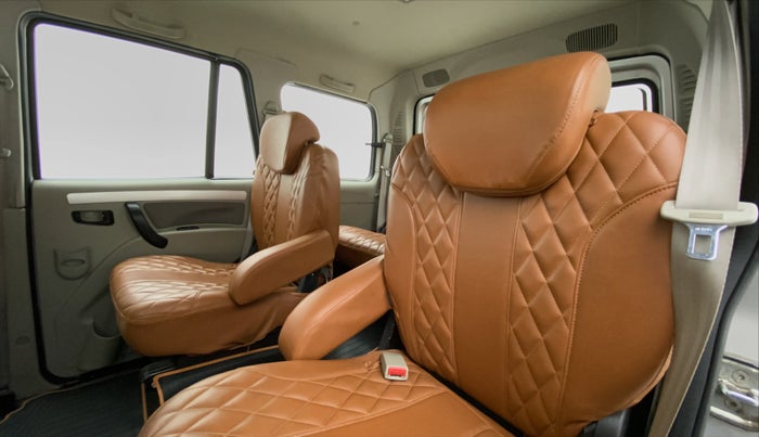 2017 Mahindra Scorpio S10 Intelli Hybrid 2WD, Diesel, Manual, 52,133 km, Right Side Rear Door Cabin
