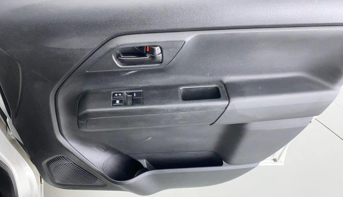 2021 Maruti New Wagon-R 1.0 Lxi (o) cng, CNG, Manual, 27,333 km, Driver Side Door Panels Control