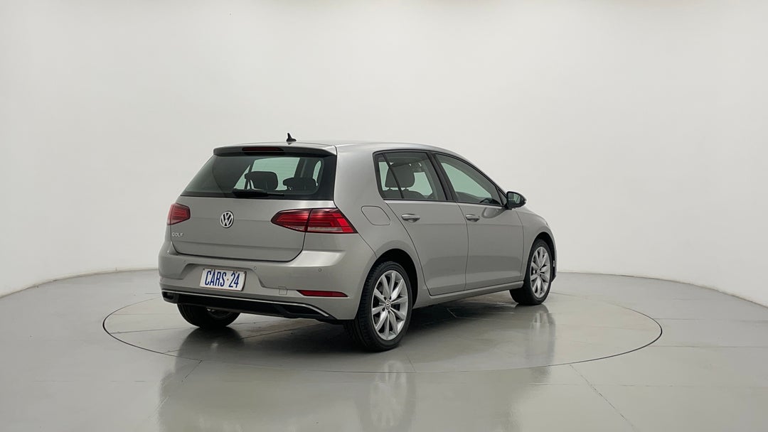 Right Back Diagonal (45- Degree) View