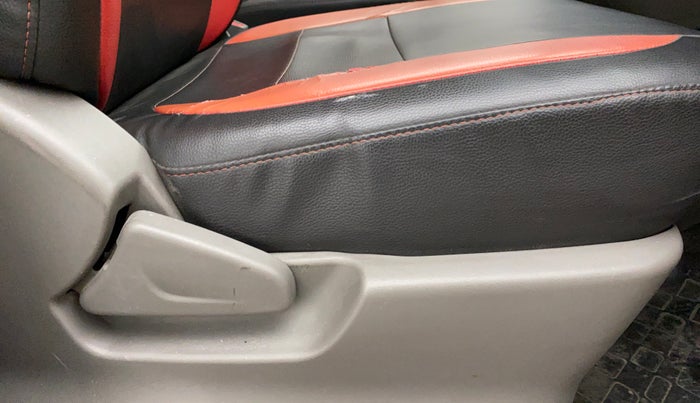 2017 Datsun Redi Go T (O), Petrol, Manual, 40,553 km, Driver Side Adjustment Panel