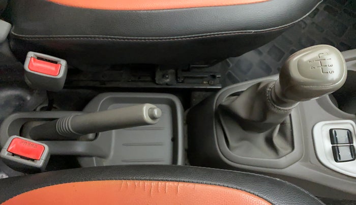 2017 Datsun Redi Go T (O), Petrol, Manual, 40,553 km, Gear Lever