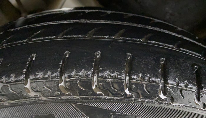 2017 Datsun Redi Go T (O), Petrol, Manual, 40,553 km, Right Rear Tyre Tread