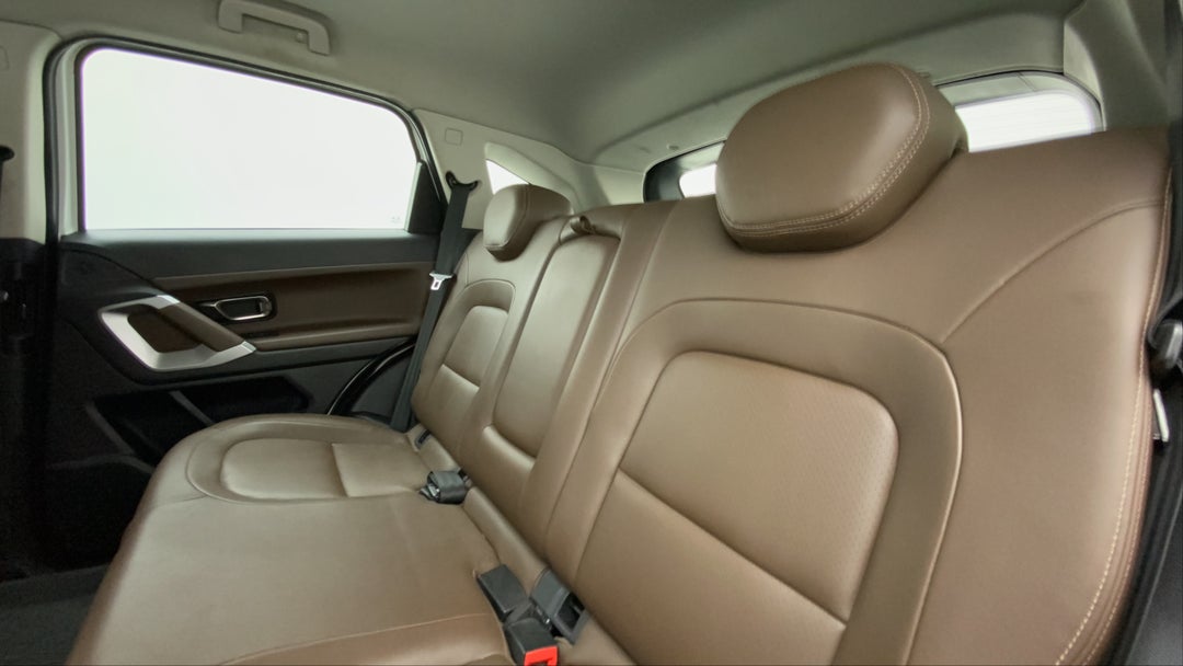 Right Side Rear Door Cabin