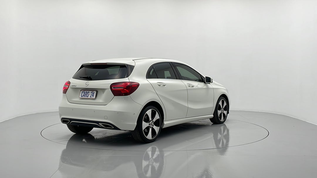 Right Back Diagonal (45- Degree) View