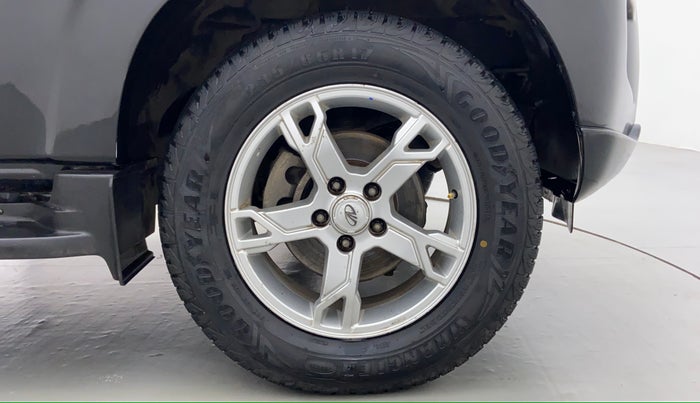 2017 Mahindra Scorpio S8, Diesel, Manual, 1,25,446 km, Right Front Tyre