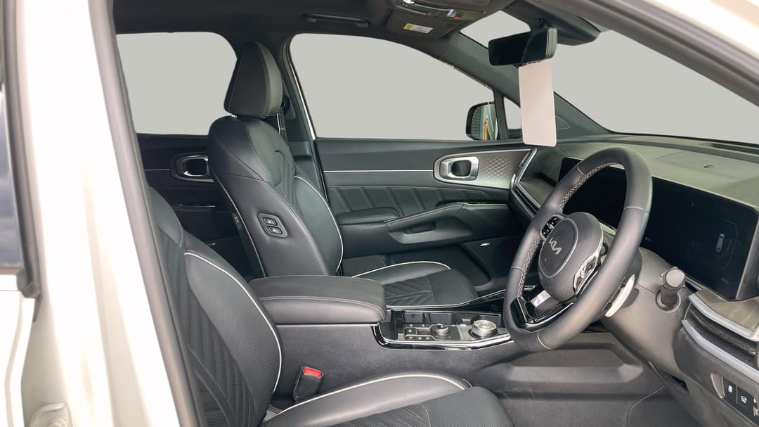 2024 Kia Sorento Gt-line 7 Seat, Automatic, 19135 km, Right Side Front Door Cabin View