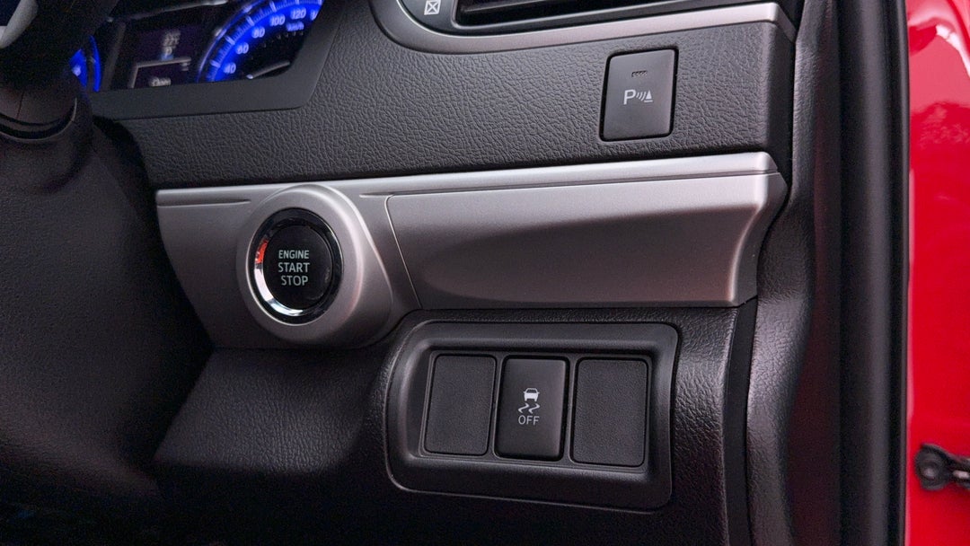 2017 Toyota Camry Rz S.e., Automatic, 90742 km, Utility Switches/Buttons