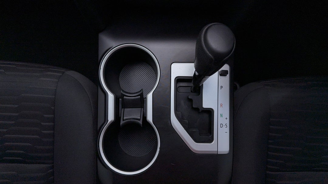 2017 Toyota Camry Rz S.e., Automatic, 90742 km, Gear Lever 