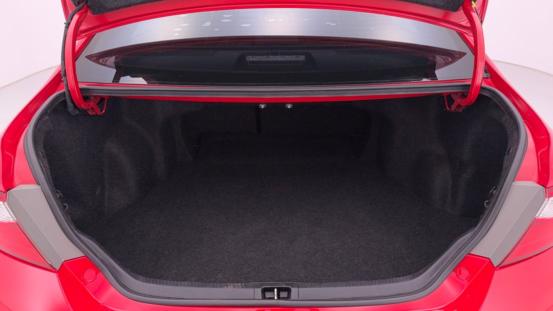 2017 Toyota Camry Rz S.e., Automatic, 90742 km, Boot Inside View