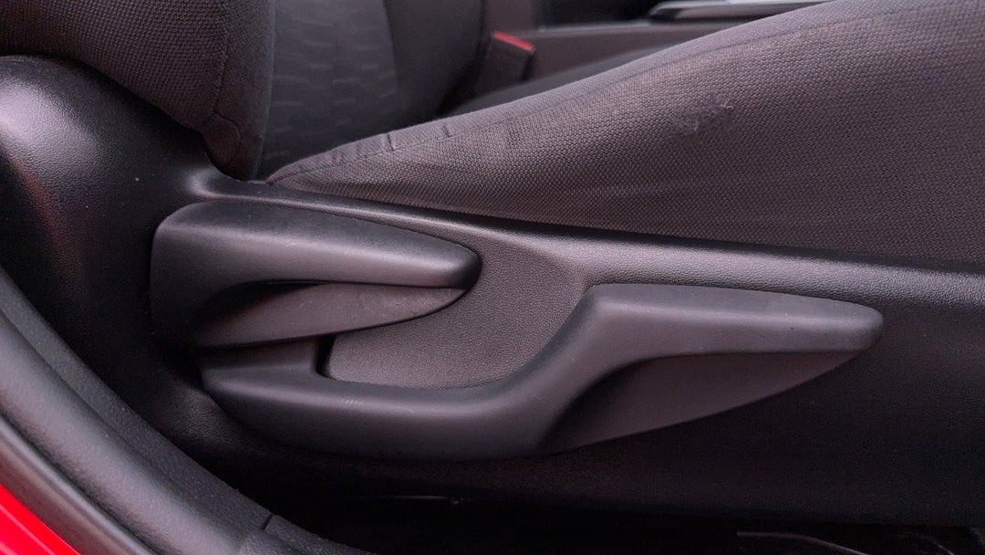 2017 Toyota Camry Rz S.e., Automatic, 90742 km, Drivers Side Adjustment Panel