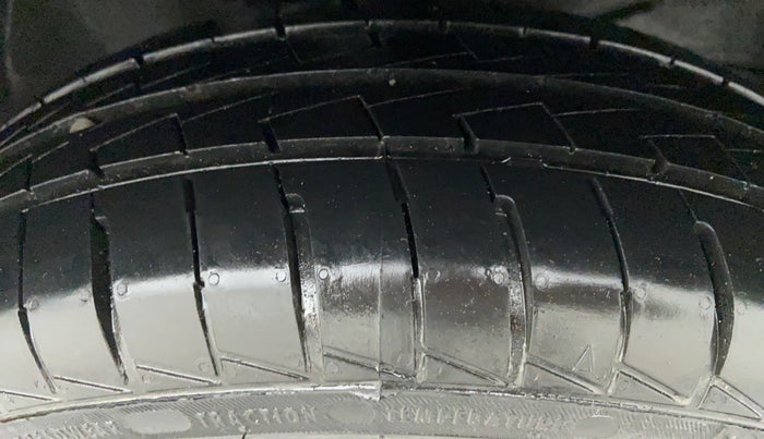 2016 Maruti Wagon R Stingray VXI, Petrol, Manual, 50,757 km, Right Front Tyre Tread