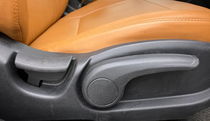 2019 Hyundai Elite i20 ASTA 1.2 (O), Petrol, Manual, 38,450 km, Driver Side Adjustment Panel