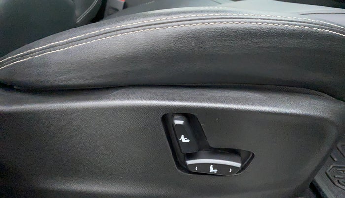 2019 MG HECTOR SHARP DCT PETROL, Petrol, Automatic, 34,434 km, Driver Side Adjustment Panel